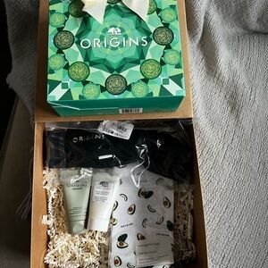 Origins Skincare Set with Avocado Print Socks